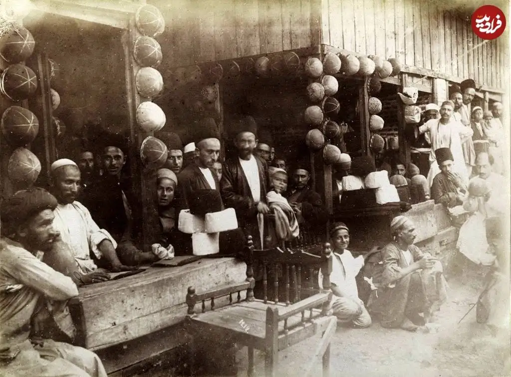 تصاویر؛ سفر به عصر قاجار؛ از «ناصرالدین شاه و صندلی اشرافی اش» تا «کلاه فروش های رشتی»