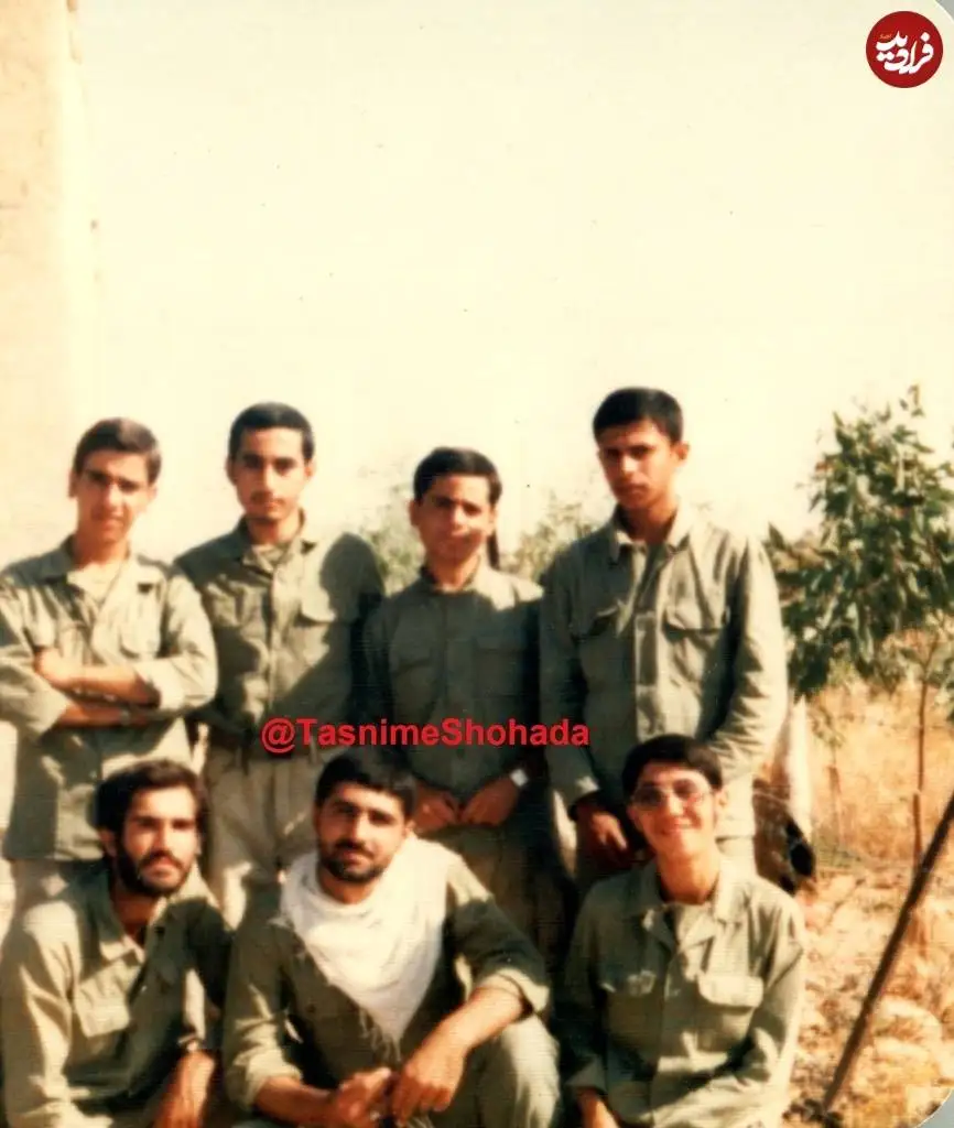 عکس؛ سفر در زمان؛ «سیدمجتبی خامنه ای» در کنار 5 هم رزم اش در جبهه؛ دهه 60