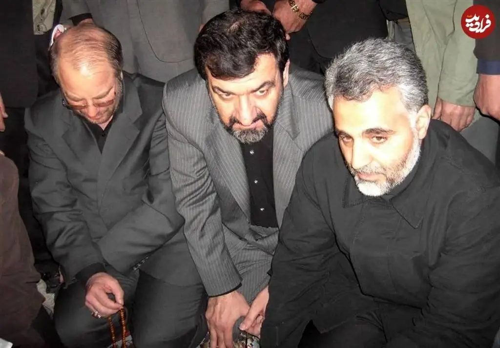 عکس؛ سفر در زمان؛ «سردار سلیمانی و محسن رضایی» بر سر مزار احمد کاظمی؛ سال 84