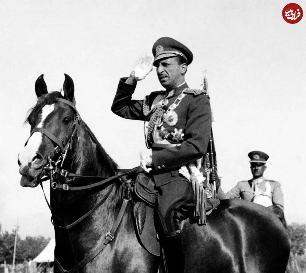 عکس؛ سفر در زمان؛ «آخرین پادشاه افغانستان در حال سوارکاری»؛ سال 1320
