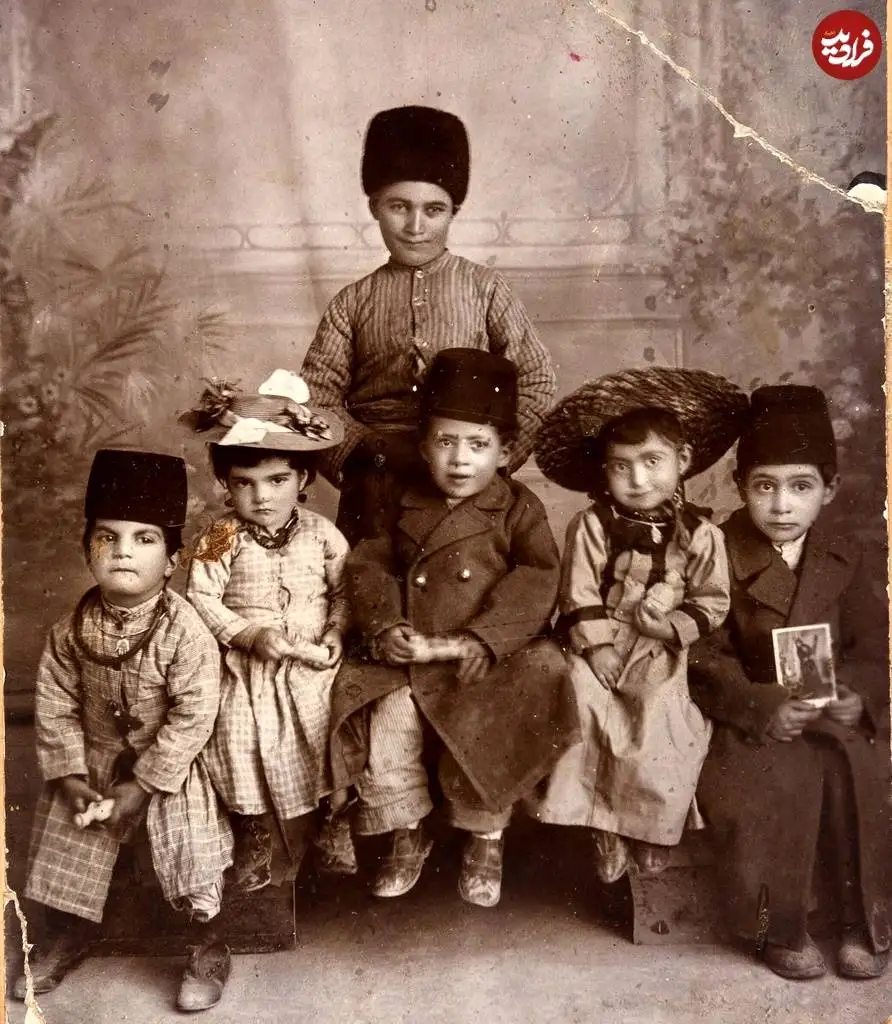 عکس؛ سفر به عصر قاجار؛ از «کودکان اشراف زاده و خدمتکارشان» تا «عکس یادگاری اورانوس خانم و نپتون خانم»