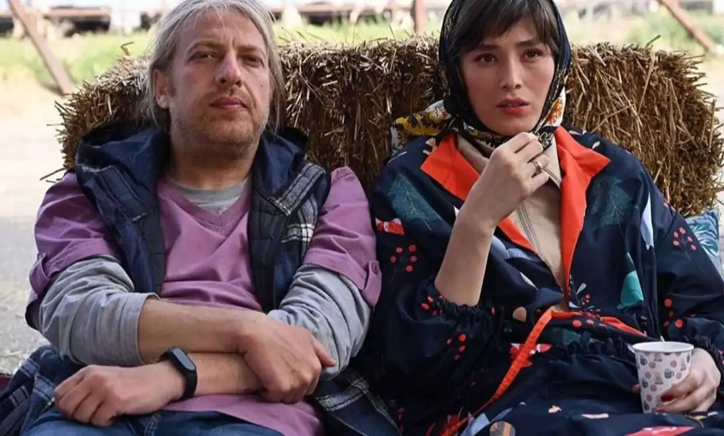 معرفی و نقد فیلم چرا گریه نمی کنی؟