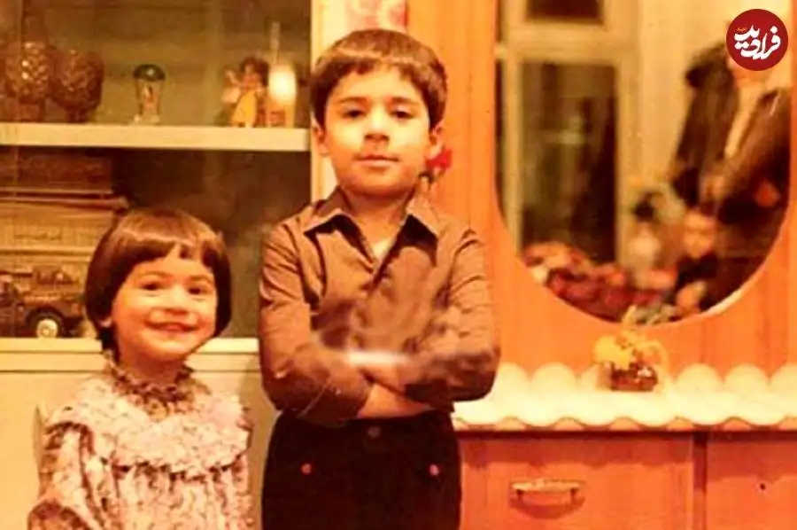 عکس؛ سفر در زمان؛ «امیر آقایی در خردسالی و در کنار خواهرش»؛ اواخر دهه 50