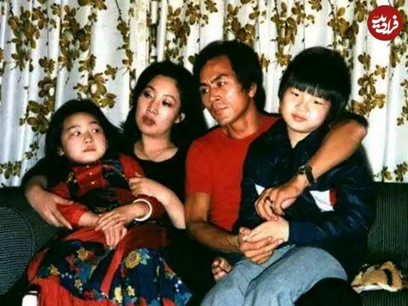 عکس؛ سفر به تاریخ؛ چهرۀ بازیگر نقش «جومونگ» در 8 سالگی در کنار پدر و مادرش