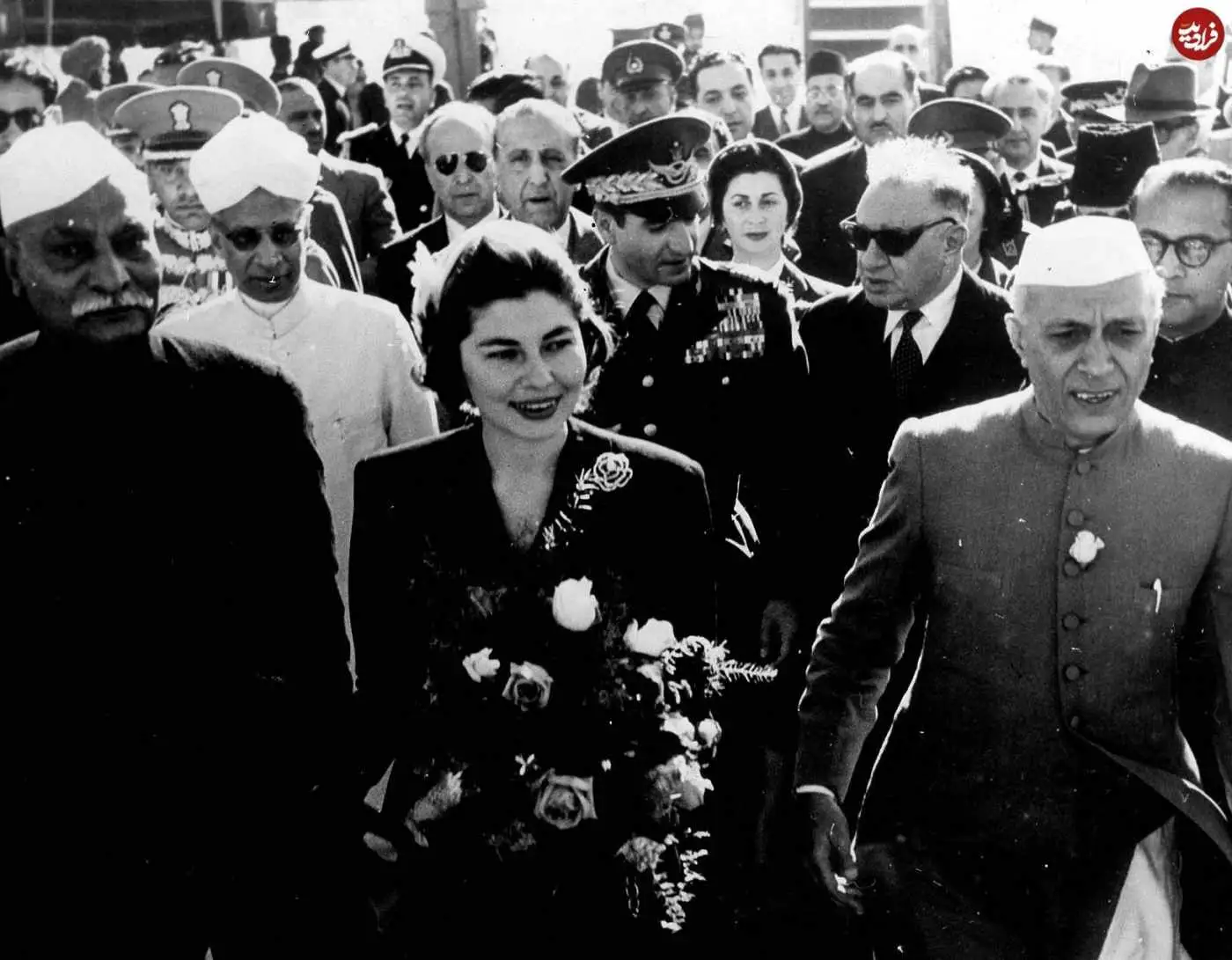 عکس؛ سفر در زمان؛ «ثریا اسفندیاری و محمدرضا پهلوی» در سفر هند؛ سال 1334