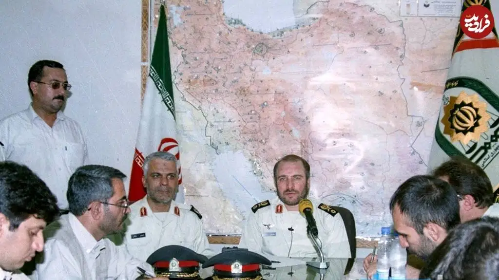 عکس؛ سفر در زمان؛ «محمدباقر قالیباف، وقتی فرمانده نیروی انتظامی بود»؛ سال 79