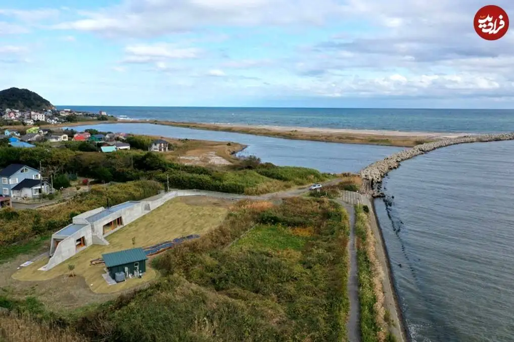 تصاویر؛ معماری متفاوت یک «ویلای بتنی» در سواحل ژاپن