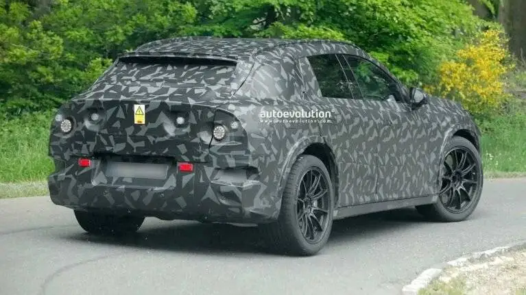 عکس؛ شاسی بلند جدید بنز با 1000 اسب بخار قدرت 