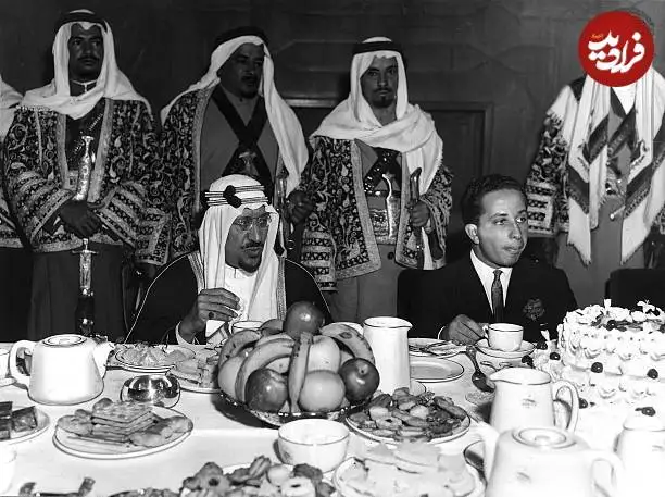 عکس؛ سفر در زمان؛ استقبال «پادشاه دوم عربستان از آخرین پادشاه عراق»؛ سال 1336