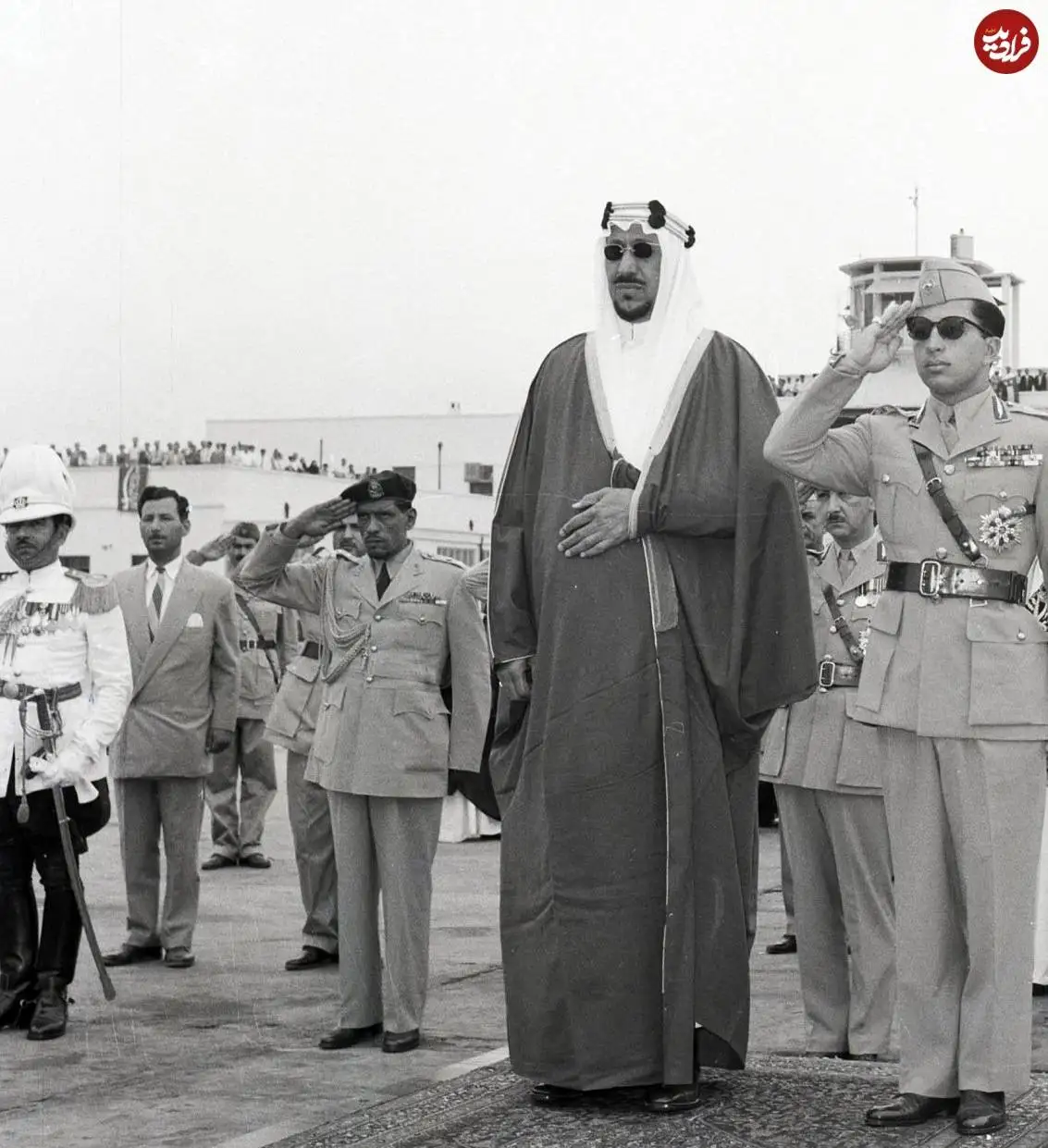 عکس؛ سفر در زمان؛ استقبال «پادشاه دوم عربستان از آخرین پادشاه عراق»؛ سال 1336