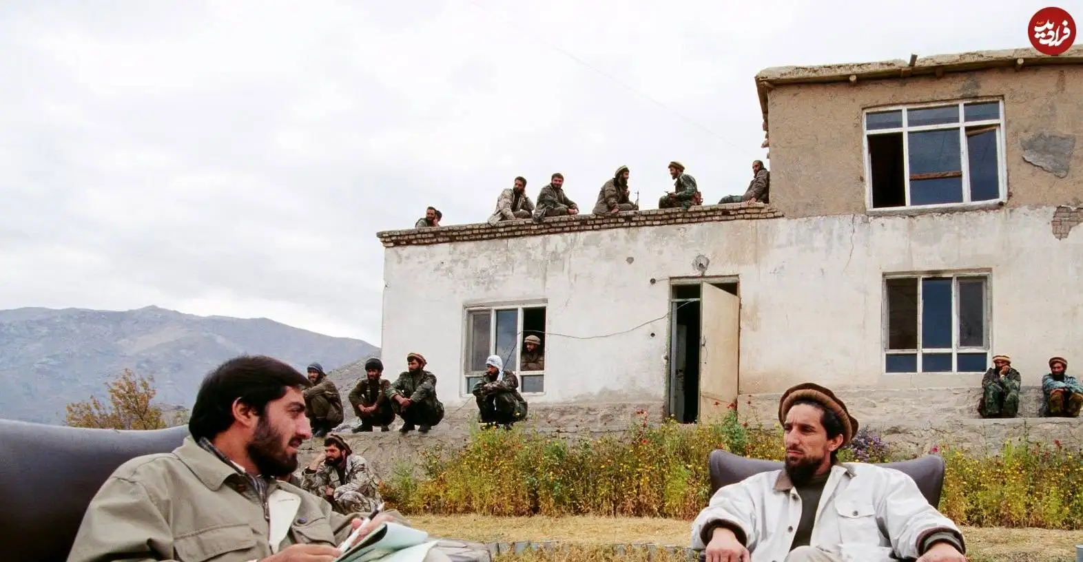 عکس؛ سفر در زمان؛ «عبدالله عبدالله در کنار احمد شاه مسعود»؛ سال 1375