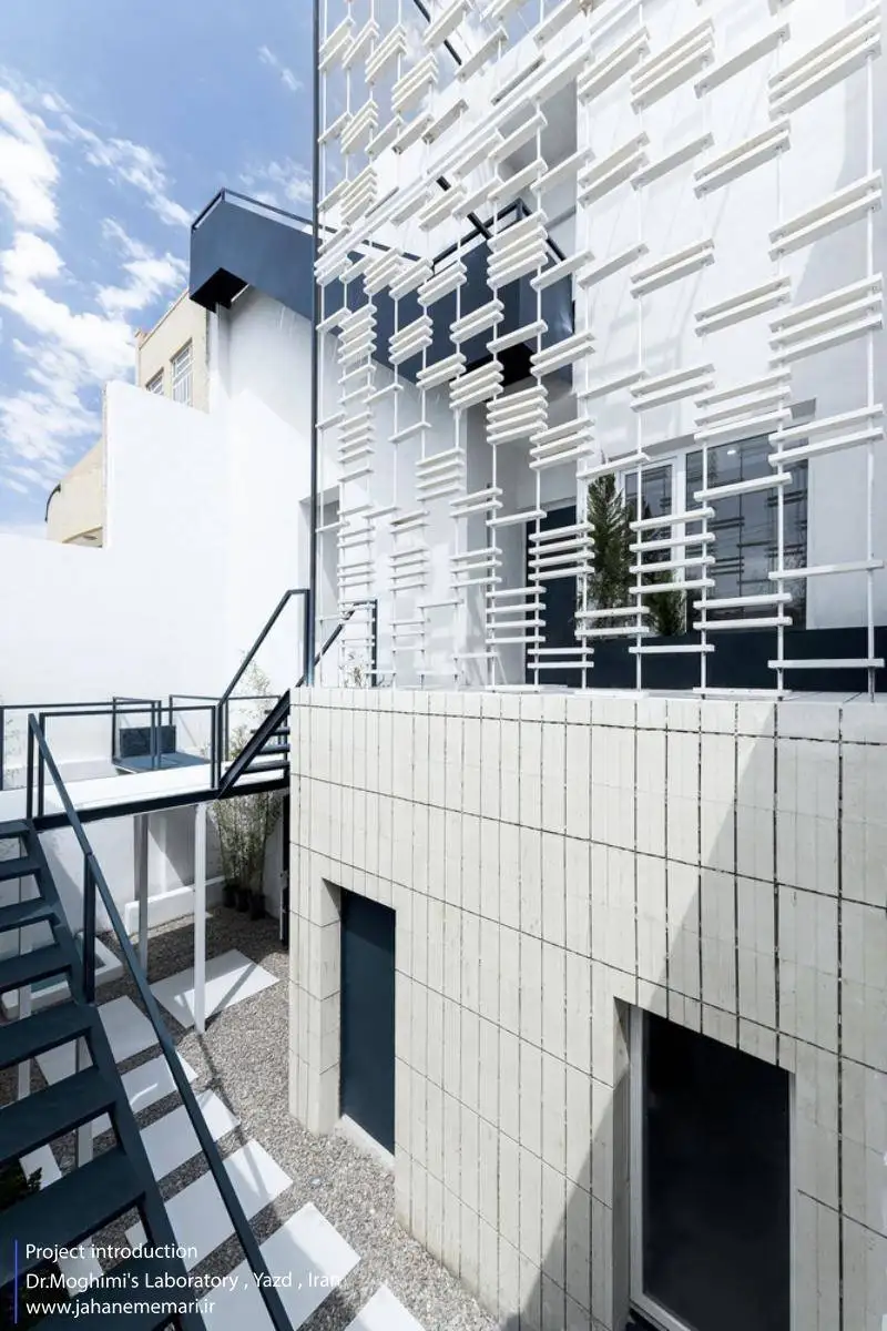 تصاویر؛ چگونه معماری یک آزمایشگاه در یزد معروف شد؟ 