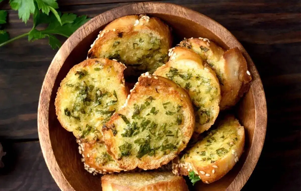 طرز تهیه نان سیر رستورانی به 5 روش خوشمزه