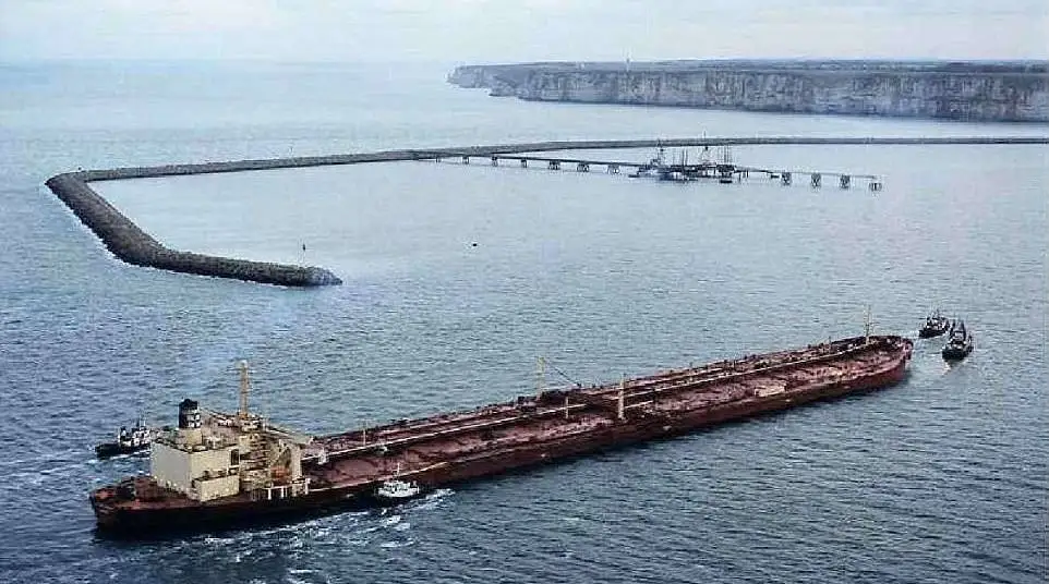 تصاویر؛ بزرگترین کشتی نفتکش جهان چه نام دارد و چند لیتر نفت خام را در خود جای می دهد؟