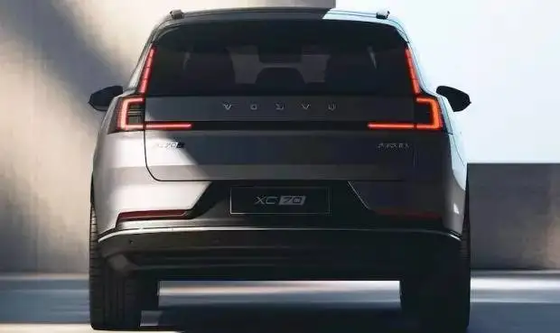 تصاویر؛ معرفی ولوو xc70 مدل 2025؛ ترکیبی از قدرت، زیبایی و کارایی در یک شاسی بلند لوکس