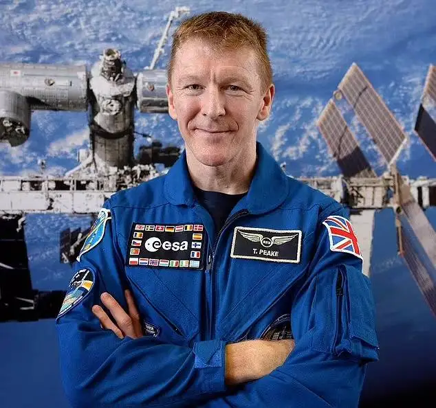 موجودات فضایی واقعاً وجود دارند؟ پاسخ یک فضانورد بریتانیایی به راز حیات فرازمینی