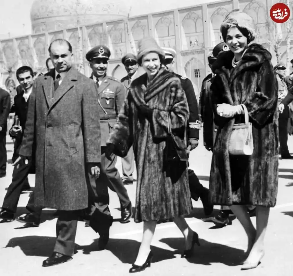 تصاویر؛ سفر در زمان؛ «بازدید ملکه انگلیس از تخت جمشید»؛ سال 1339