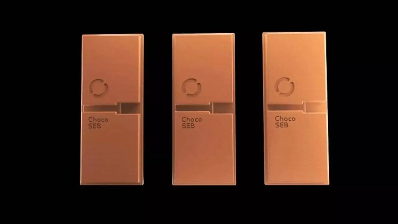 عکس؛ تعویض باتری خودرو فقط در 100 ثانیه 