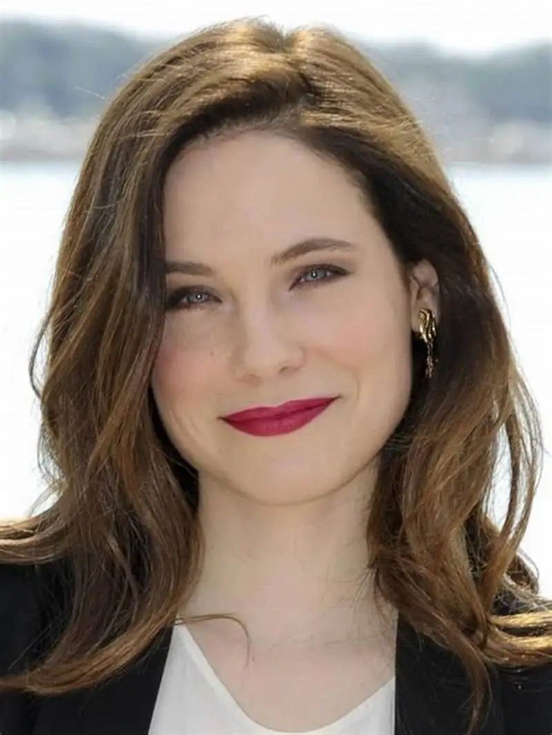 تصاویر؛ عکس های  شخصی، زندگی خصوصی و بیوگرافی کارولین داویرناس