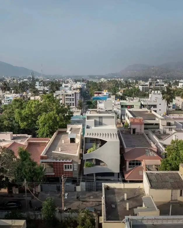 تصاویر؛ چگونه معماری، یک خانه را در محله شاخص می کند