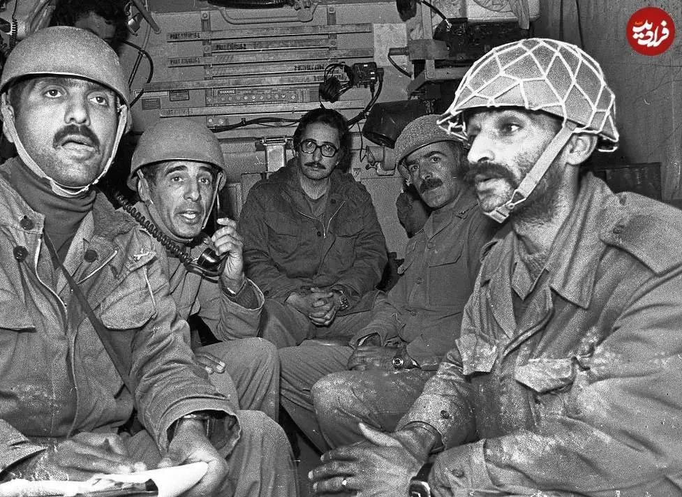 عکس؛ سفر در زمان؛ «ابوالحسن بنی صدر با لباس ارتش در جبهه»؛ سال 1359
