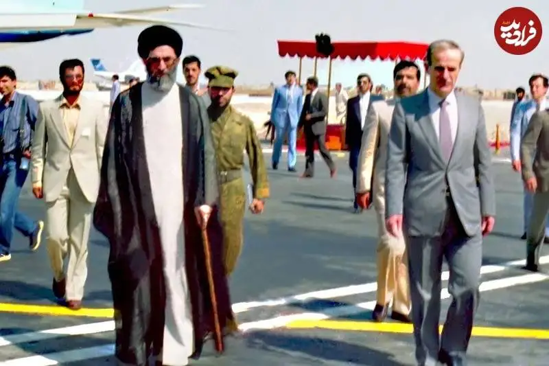 عکس؛ سفر به تاریخ؛ «شهید صیاد شیرازی» در کنار «رهبر انقلاب» در دیدار با «حافظ اسد»؛ سال 1363
