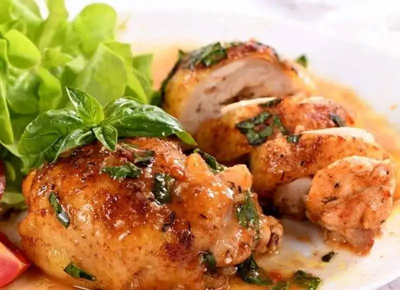 طرز تهیه مرغ با سس بادام هندی؛ طعم خاص و جدید