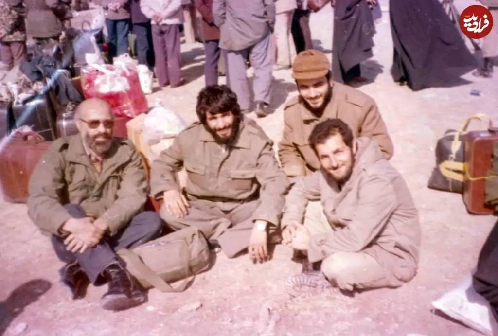 عکس؛ سفر در زمان؛ «مهدی باکری در کنار محمد جهان آرا» در جبهه؛ سال 60