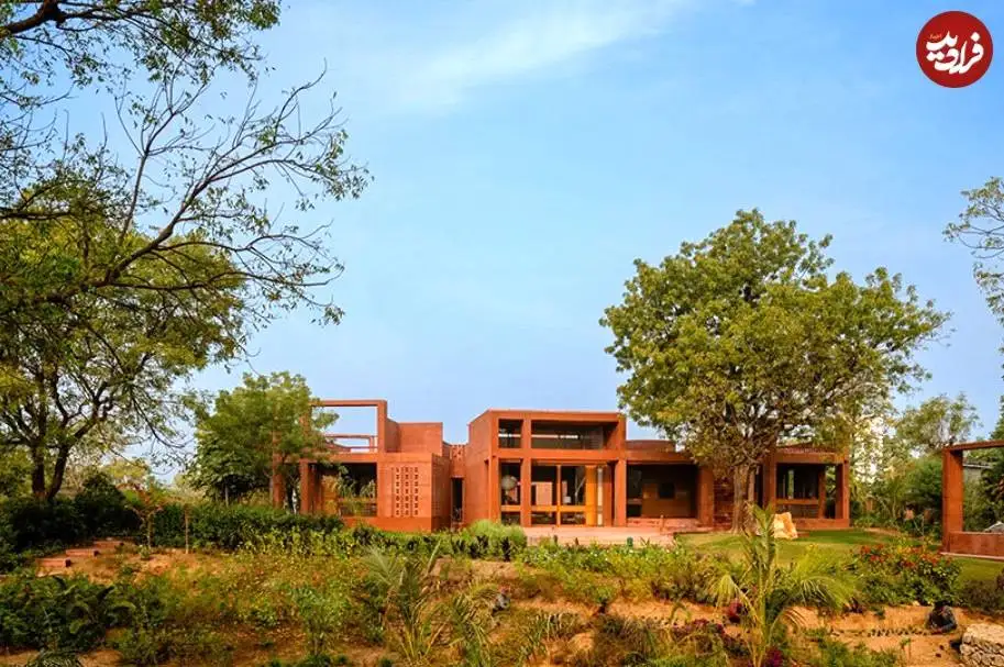 تصاویر؛ معماری خاص یک خانۀ هندی با حال و هوای «سفال»