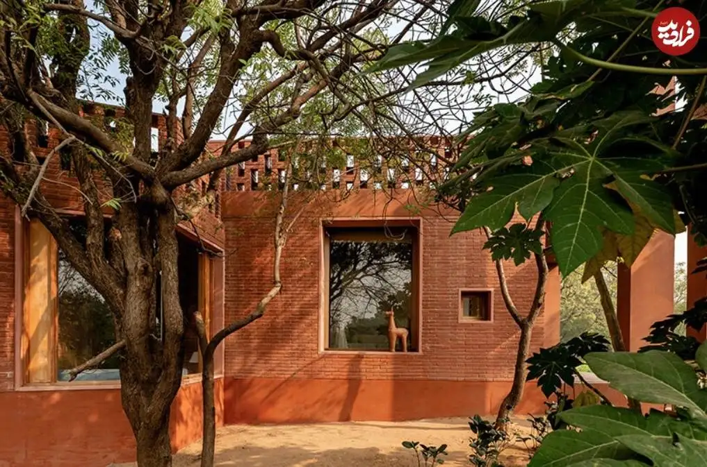 تصاویر؛ معماری خاص یک خانۀ هندی با حال و هوای «سفال»