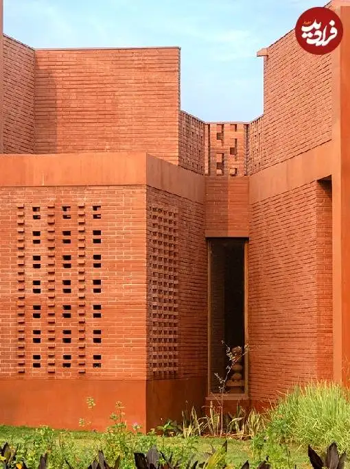 تصاویر؛ معماری خاص یک خانۀ هندی با حال و هوای «سفال»