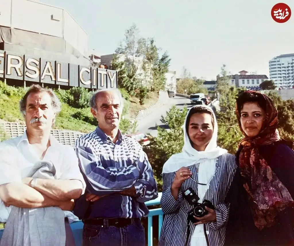 عکس؛ سفر در زمان؛ «ماهایا پطروسیان در کنار سیاوش طهمورث، سیروس گرجستانی و رویا تیموریان در آمریکا»؛ سال 1374