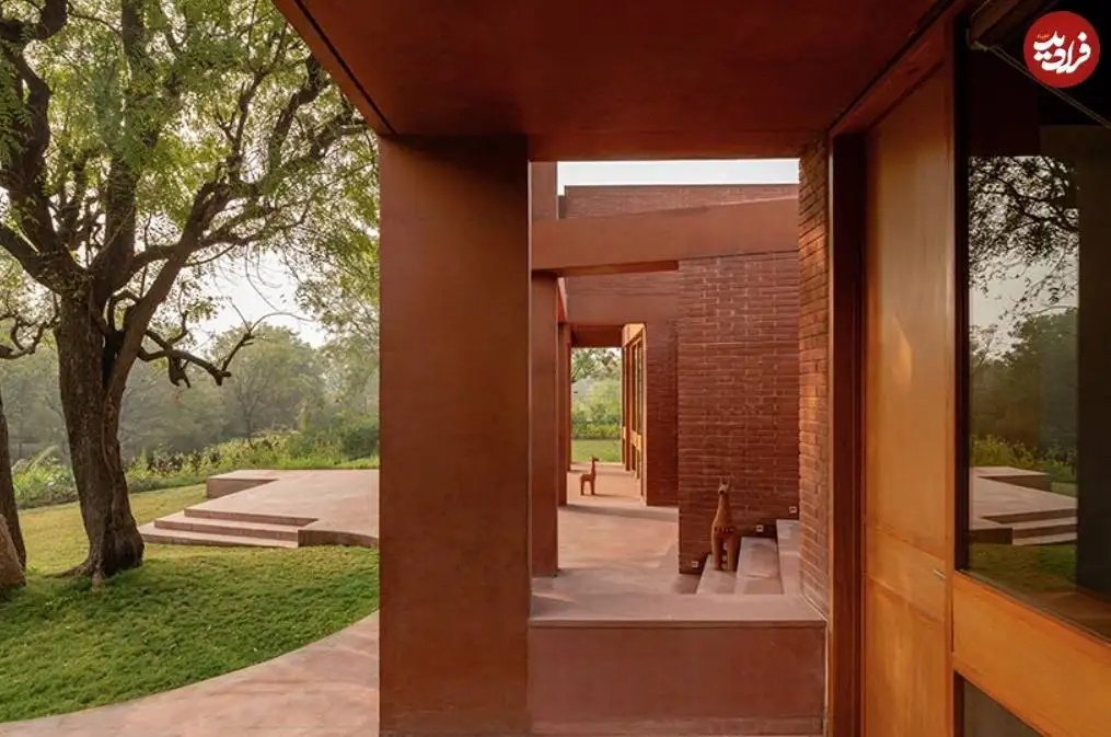 تصاویر؛ معماری خاص یک خانۀ هندی با حال و هوای «سفال»