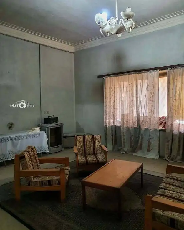 تصاویر؛ معماری خانه ای از دوران پهلوی دوم با تنور نان در قلب تهران مدرن