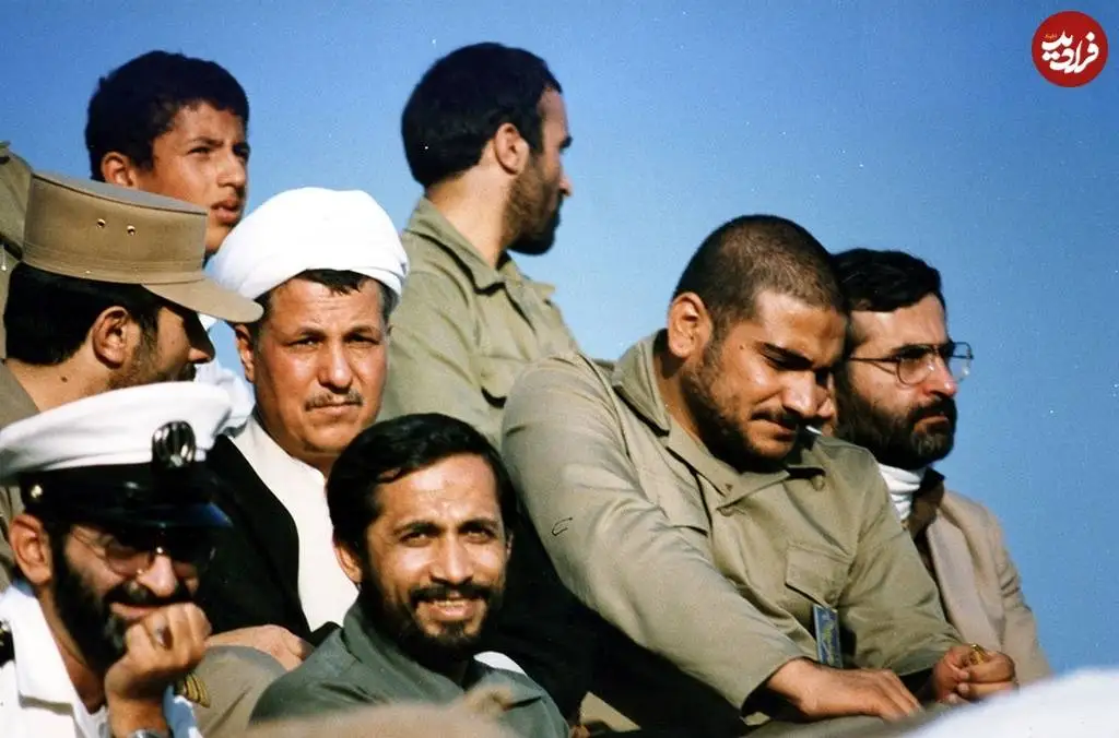 عکس؛ سفر در زمان؛ بازدید «هاشمی رفسنجانی و شمخانی از یگان های رزمی سپاه»؛ دهه 60