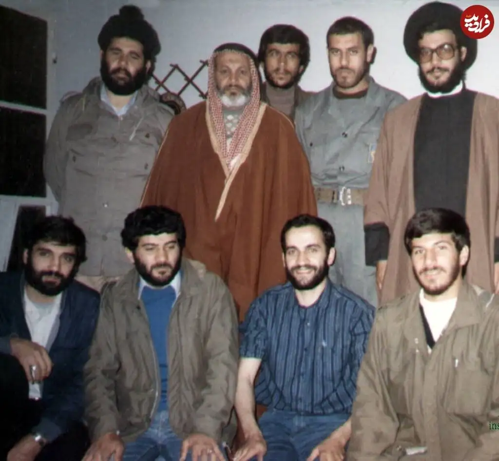 عکس؛ سفر در زمان؛ سیدحسن نصرالله در کنار رزمندگان ایرانی و لبنانی در دوره جنگ تحمیلی؛ دهه 60