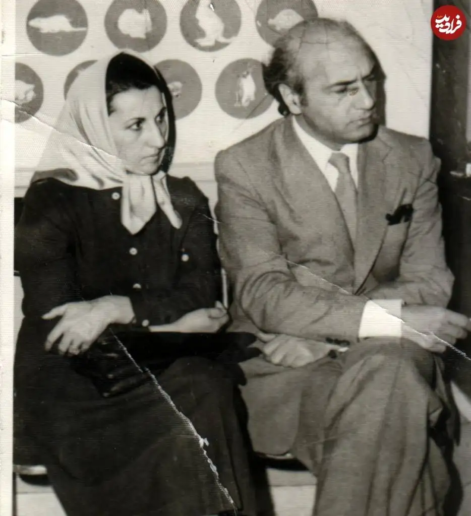 عکس؛ سفر در زمان؛ «دکتر شریعتی در کنار همسرش» در اوایل دهه 50