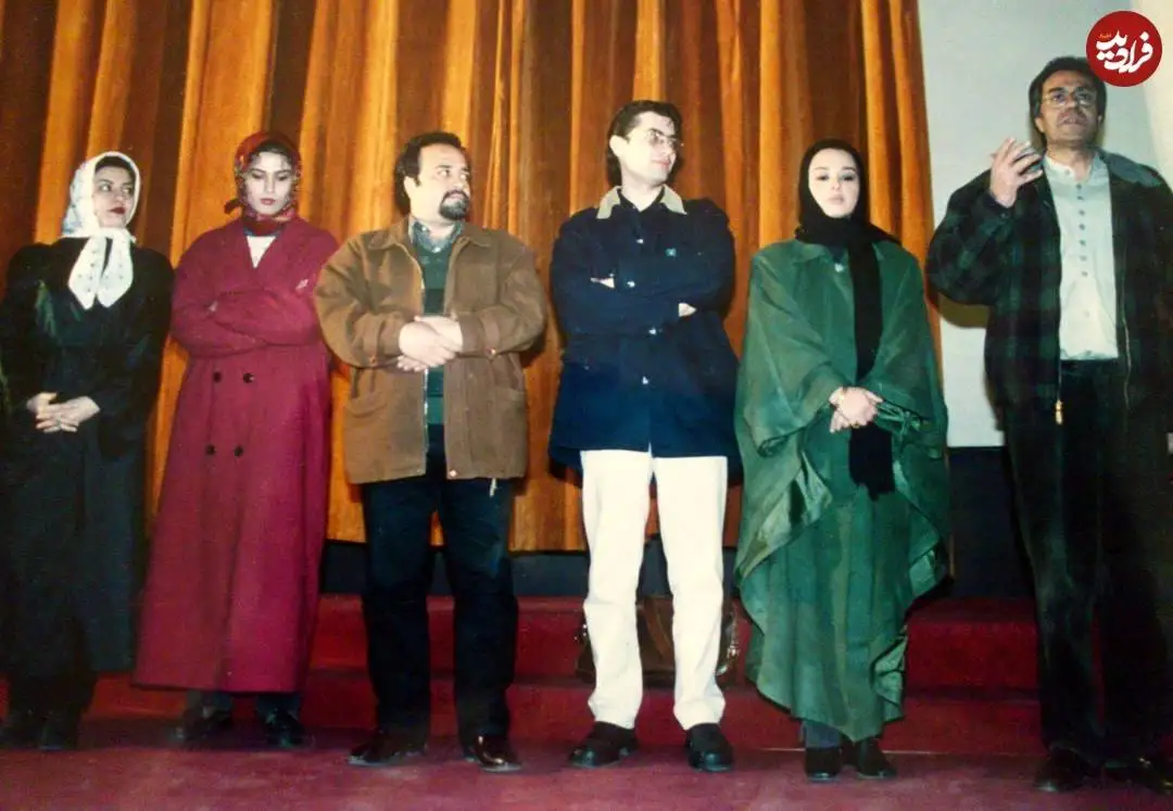 عکس؛ سفر در زمان؛ «لادن مستوفی و پارسا پیروزفر در کنار خسرو شکیبایی»؛ سال 79
