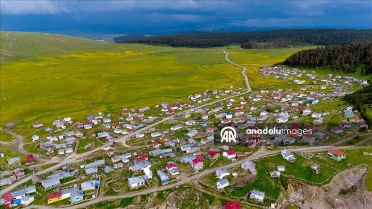 تصاویر؛ زیبایی بهاری پیچ وخم های رودخانه ها در اردهان