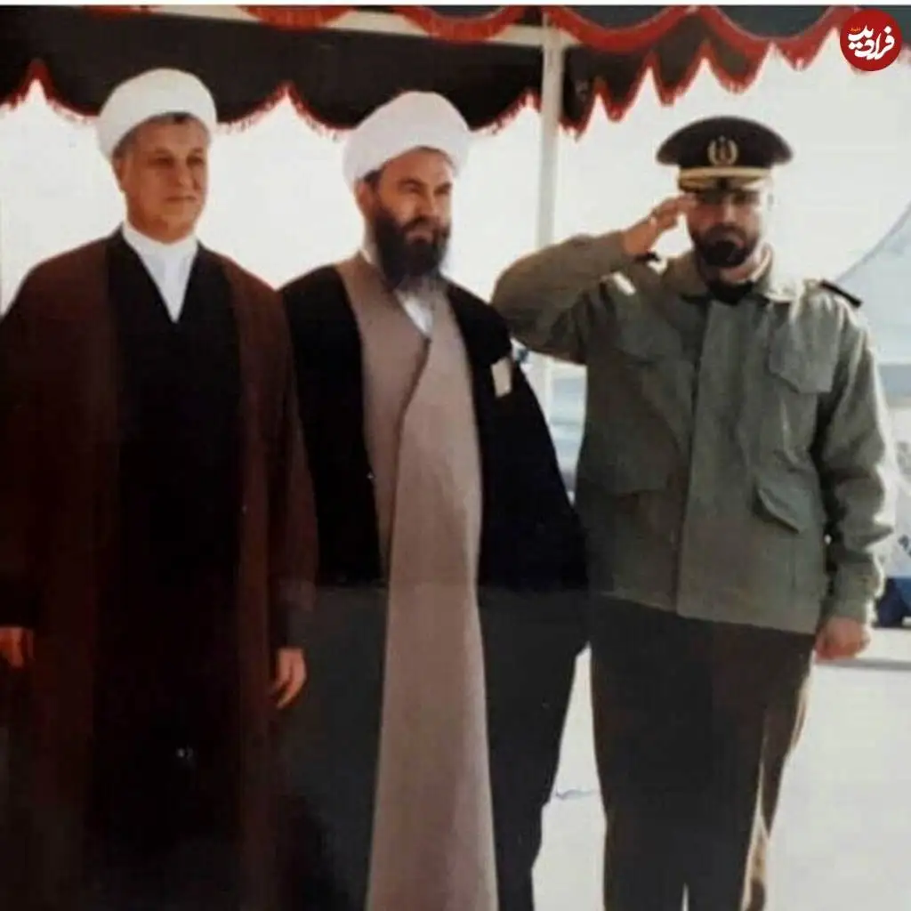 عکس؛ سفر در زمان؛ «سردار سلیمانی در کنار هاشمی رفسنجانی»؛ اواخر دهه 70