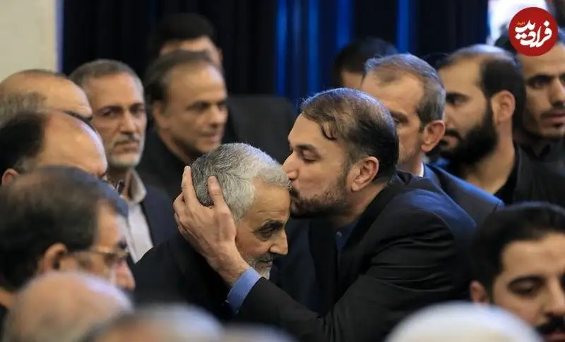 عکس؛ سفر به تاریخ؛ بوسۀ «حسین امیرعبداللهیان» بر پیشانی «سردار سلیمانی»؛ سال 96