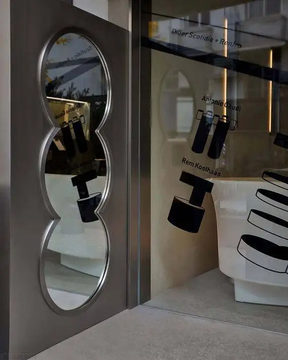 تصاویر؛ معماری یک کافه 60 متری با صفحات فولادی سقوط کرده 