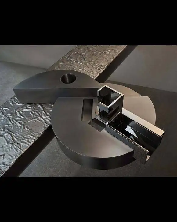 تصاویر؛ معماری یک کافه 60 متری با صفحات فولادی سقوط کرده 