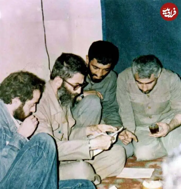 عکس؛ سفر در زمان؛ «احمد متوسلیان» در کنار رهبر انقلاب» در مریوان؛ سال 59