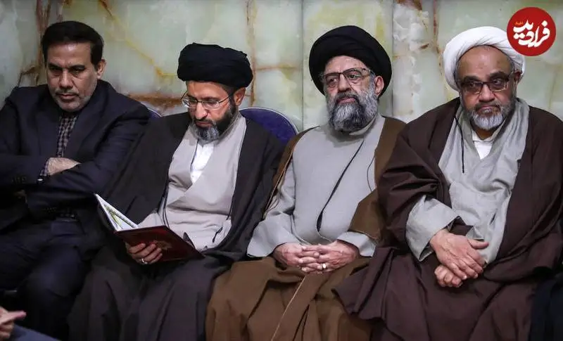 عکس؛ سفر به تاریخ؛ «سید مسعود خامنه ای» در مراسم ترحیم آیت الله هاشمی شاهرودی؛ سال 97