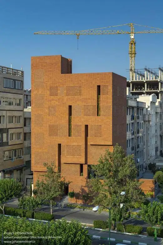 تصاویر؛ آجر عینکی: معماری خاص در شهر تهران؛ رتبه اول جایزه معمار در بخش ساختمان های عمومی