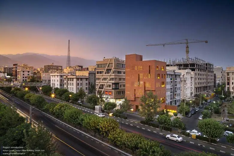 تصاویر؛ آجر عینکی: معماری خاص در شهر تهران؛ رتبه اول جایزه معمار در بخش ساختمان های عمومی