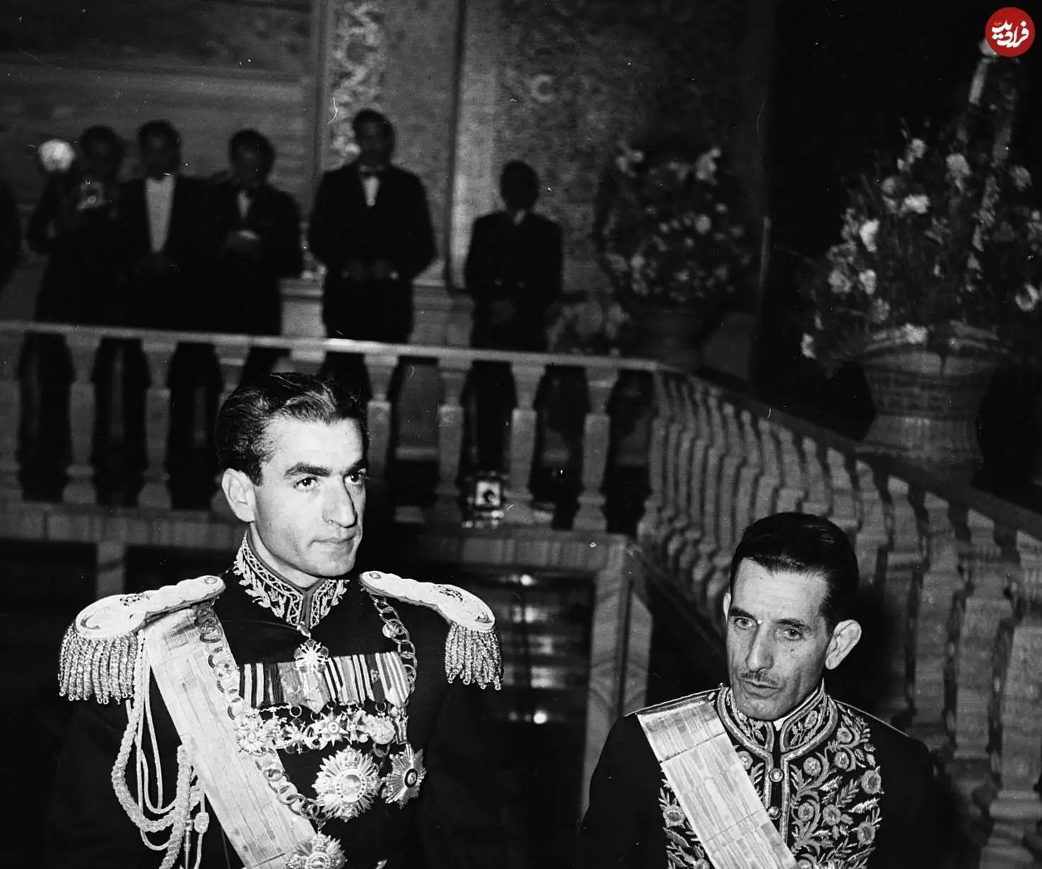 عکس؛ سفر در زمان؛ «حاجعلی رزم آرا، نخست وزیر در مراسم عروسی شاه»؛ سال 1329