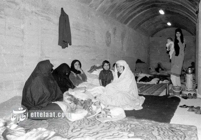 تصاویر؛ سفر در زمان؛ گزارش خواندنی و عکس های دیدنی از روزگاری که تهرانی ها در پناهگاه زندگی می کردند
