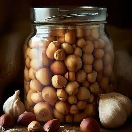 طرز تهیه ترشی فندق؛ چاشنی فوق العاده خوشمزه